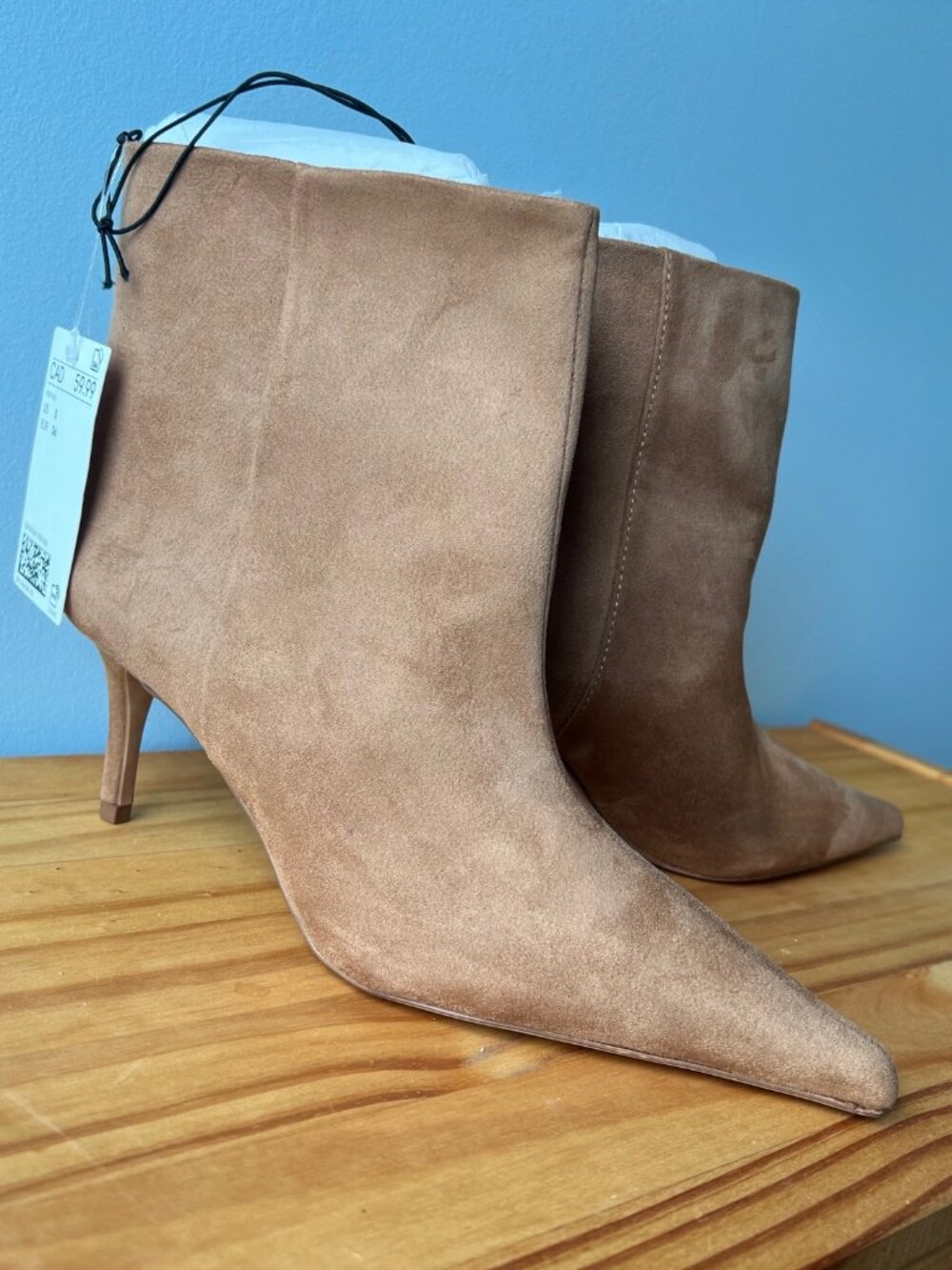 Brand New H&M Camel Boots US5 (EU 36, 23cm)